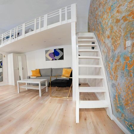 Goldart Design Apartment In The Heart Of Budapest Exterior photo